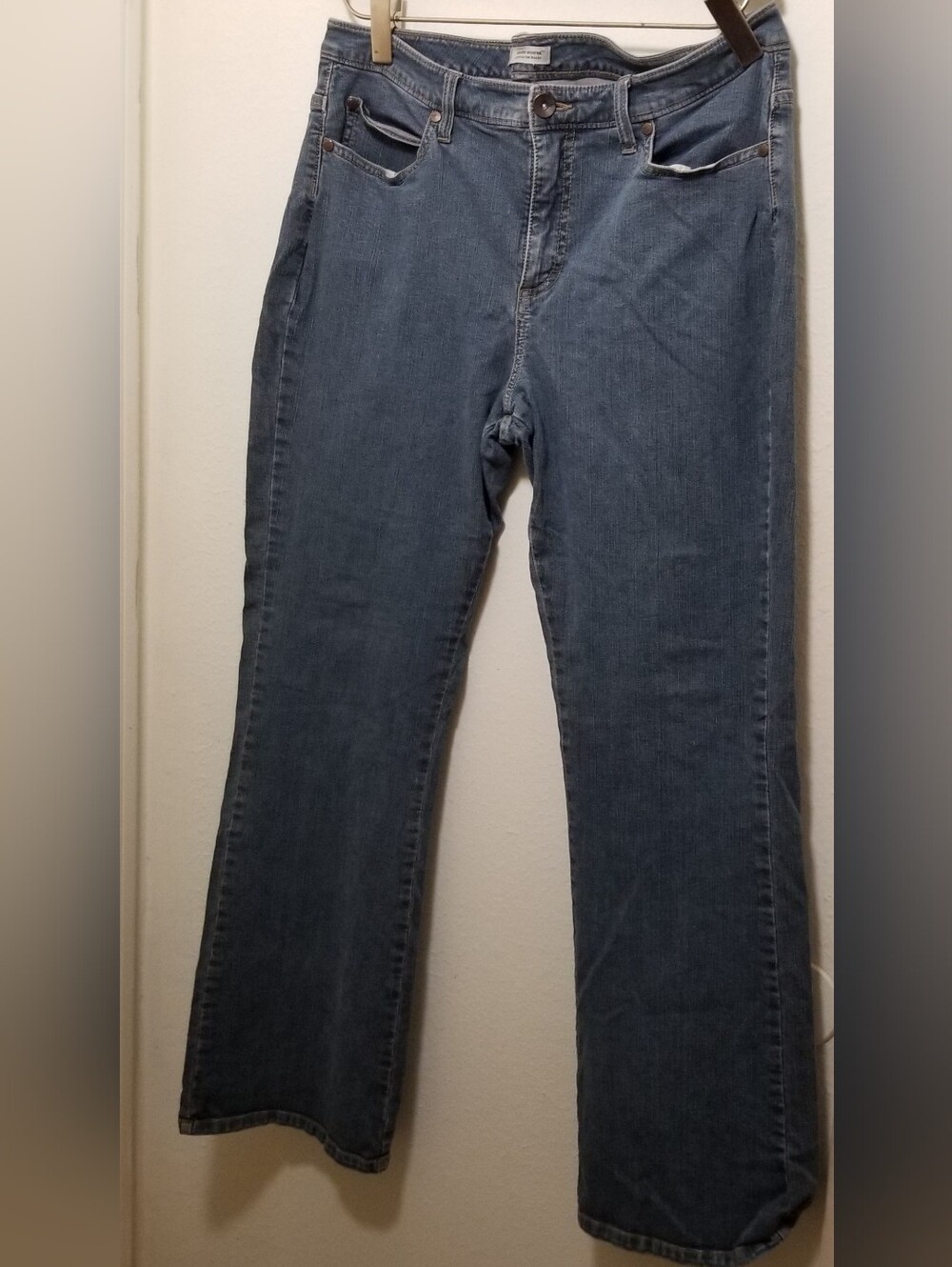 Vintage Lee Women's Size 16 Straight-Leg Slender Medium Blue Denim Jeans
